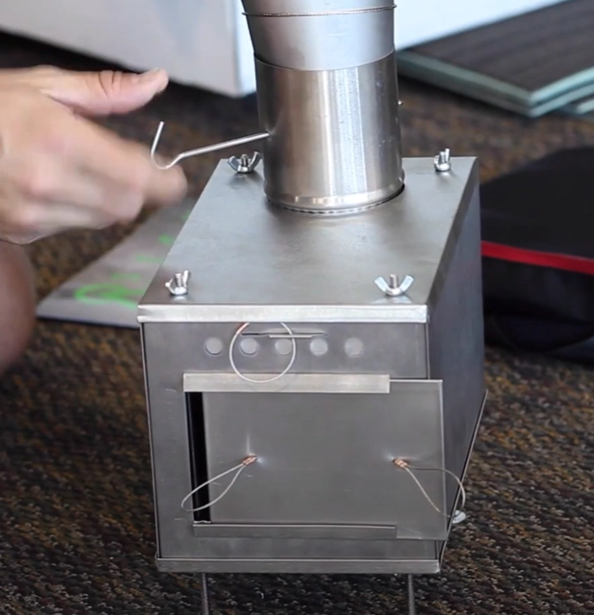 2025年版 寒い季節のバックパッキングに最適なキャンプ用テントストーブ