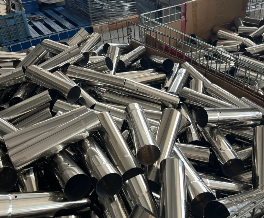 キャンバステントストーブに煙突パイプを取り付ける方法