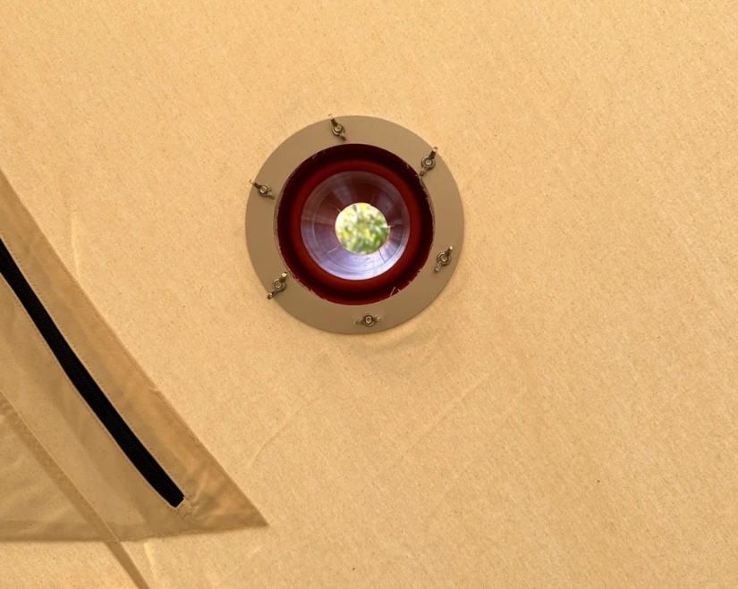 キャンバステントストーブに煙突パイプを取り付ける方法