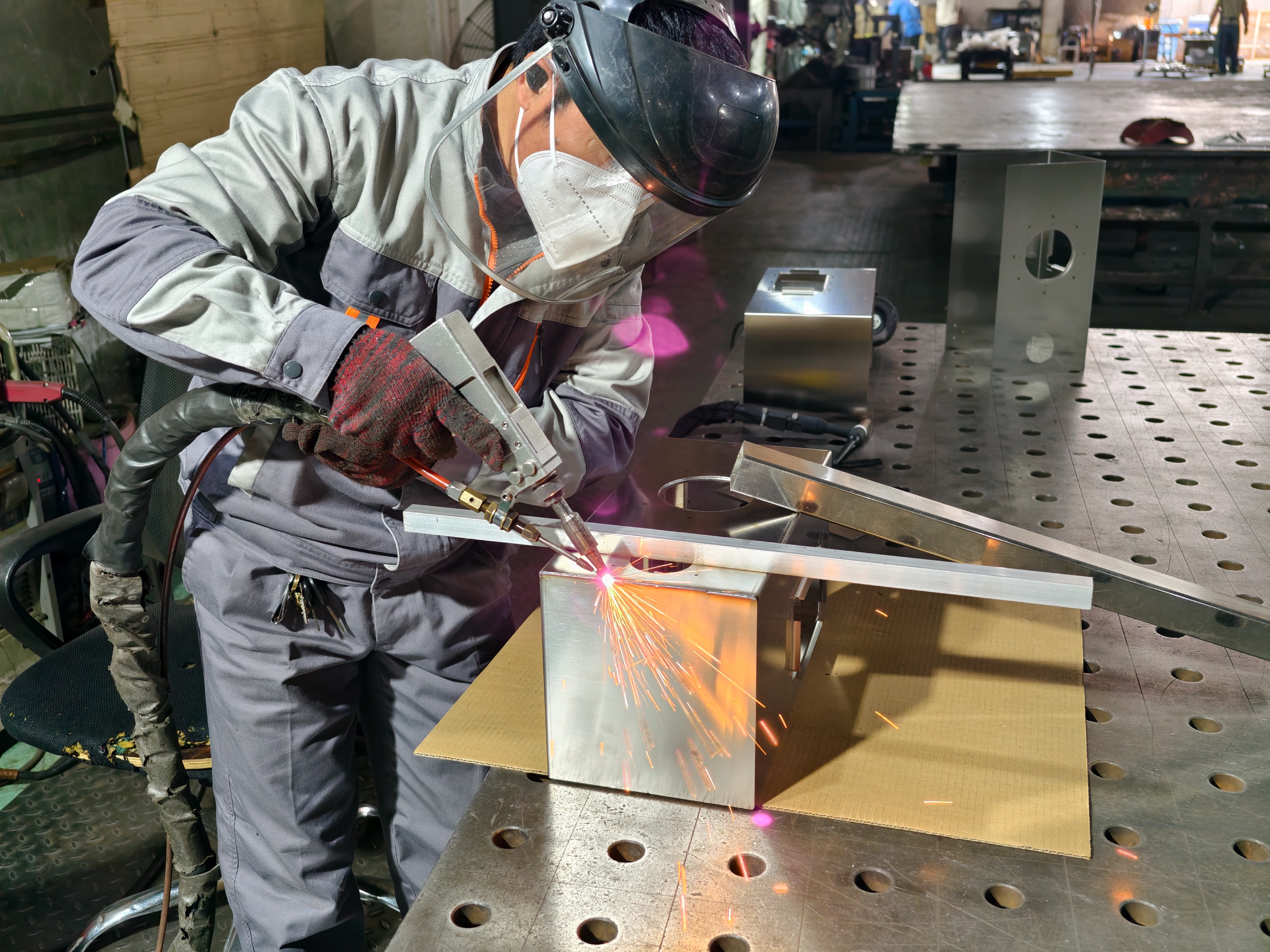 INBESTCAMPはイラクの顧客向けに304個のステンレス製テントストーブをカスタマイズしました INBESTCAMPはイラクの顧客向けに304個のステンレス製テントストーブをカスタマイズしました